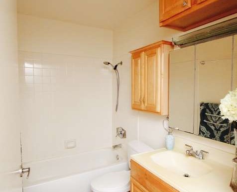 95656 Wikao Street H103-small-013-4-Bathroom-477x500-72dpi