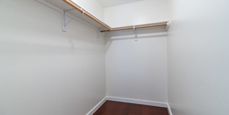 1902 Kuapapa Pl Honolulu HI-013-3-Master Closet-MLS_Size