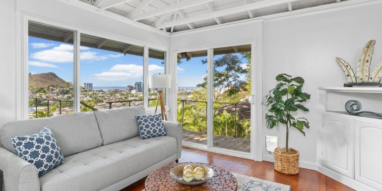 2340 Pacific Heights Rd Honolulu HI 96813 USA-011-003-Living Room-MLS_Size